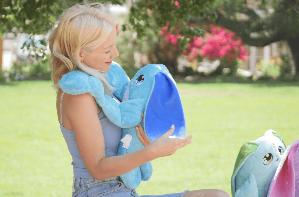 Bo Moon Pals 5 lb weighted hugging plush — manufacturer product image 4