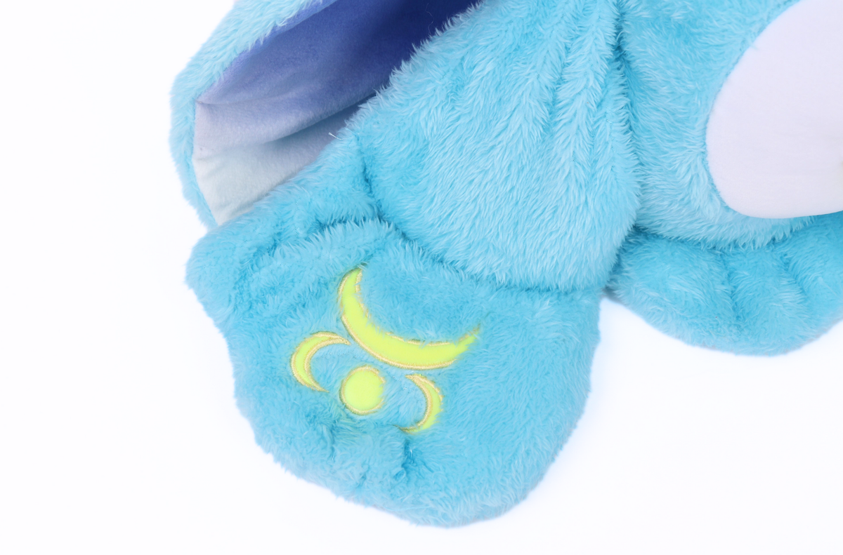 Bo Jr. 2.5 lb weighted hugging plush alternate view